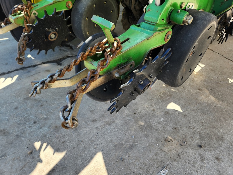 Planting Equipment  John Deere 1760 Planter  Photo