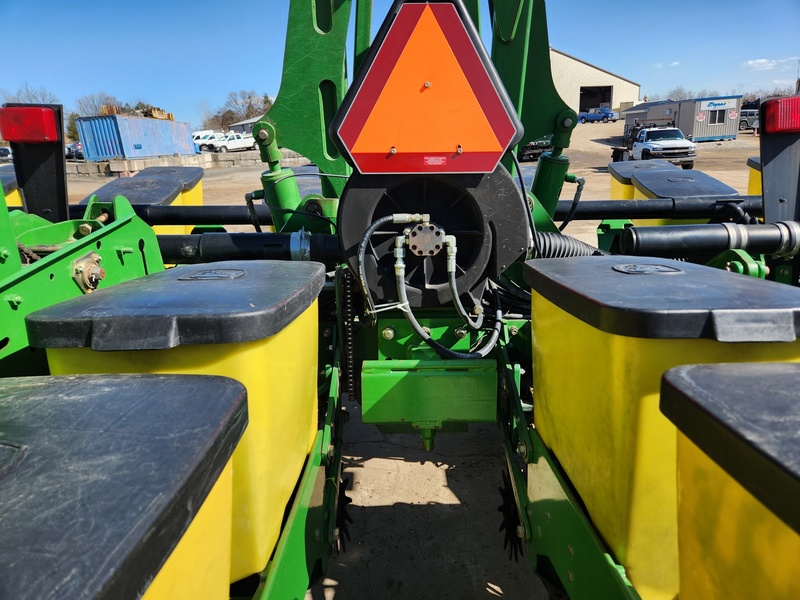 Planting Equipment  John Deere 1760 Planter  Photo