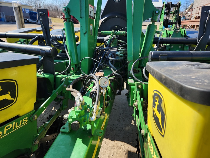 Planting Equipment  John Deere 1760 Planter  Photo