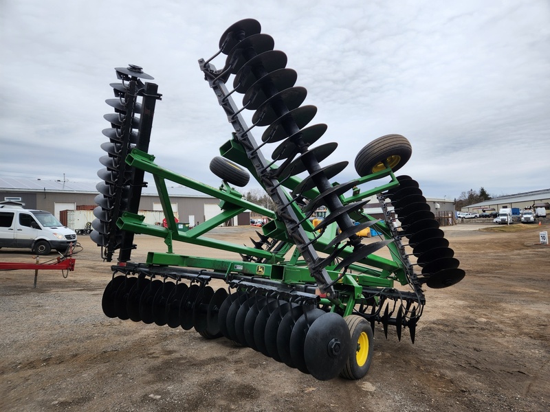 Discs  John Deere 630 Disc Photo