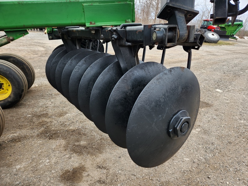 Discs  John Deere 630 Disc Photo