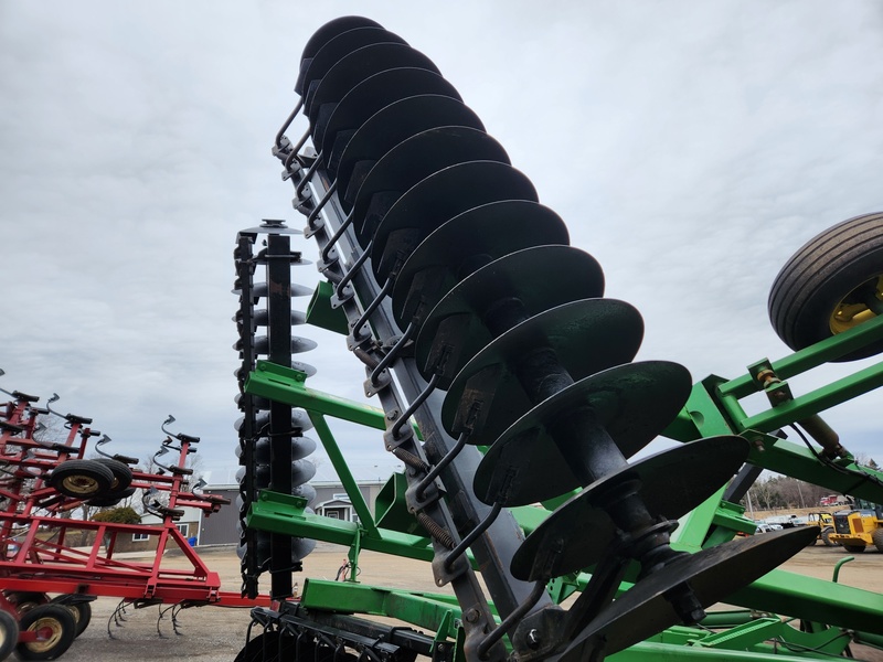 Discs  John Deere 630 Disc Photo