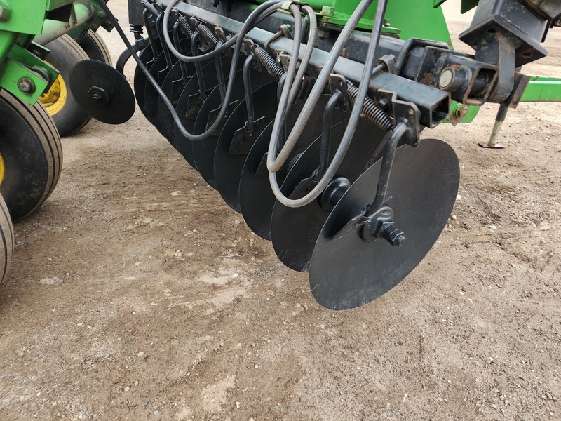 Discs  John Deere 630 Disc Photo