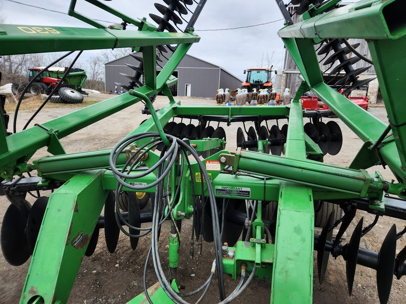 Discs  John Deere 630 Disc Photo