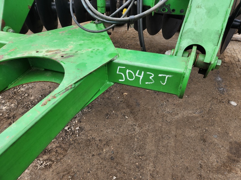Discs  John Deere 630 Disc Photo