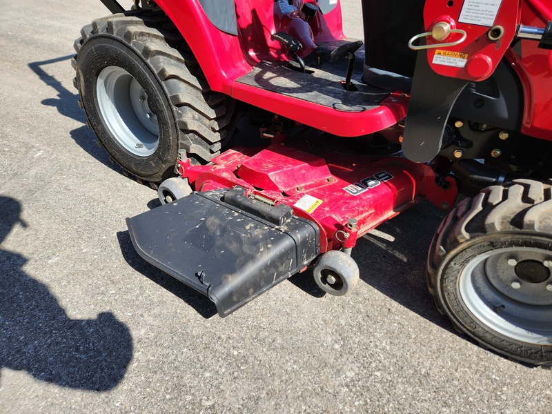 Tractors - Compact  Mahindra 20S Tractor  Photo