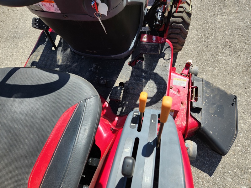 Tractors - Compact  Mahindra 20S Tractor  Photo