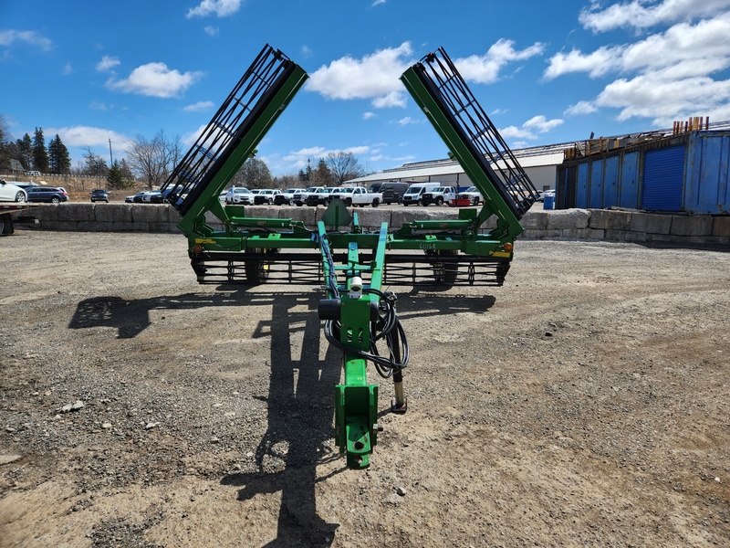 Tillage Equipment  John Deere 200 Crumbler  Photo