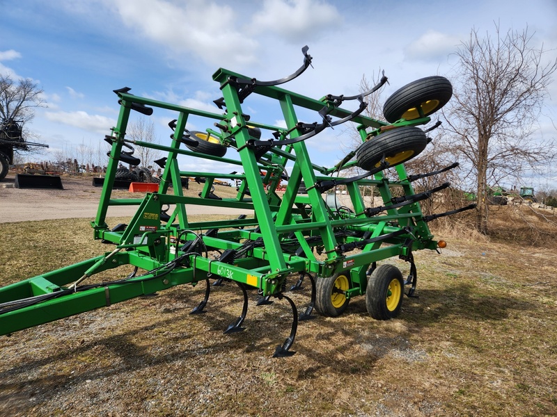 Cultivators  John Deere 980 Cultivator  Photo