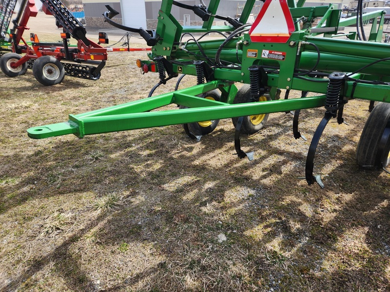 Cultivators  John Deere 980 Cultivator  Photo