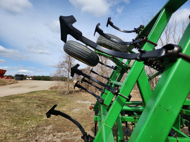 Cultivators  John Deere 980 Cultivator  Photo