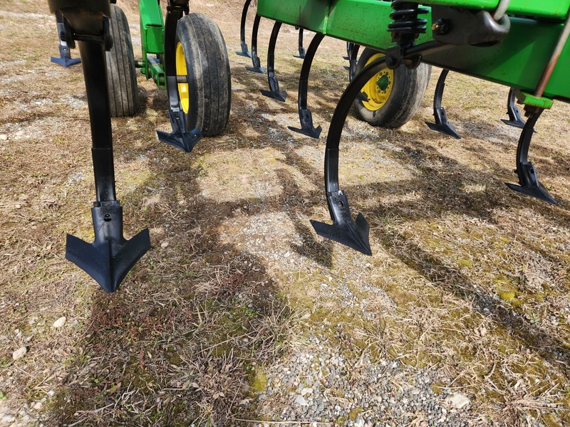 Cultivators  John Deere 980 Cultivator  Photo