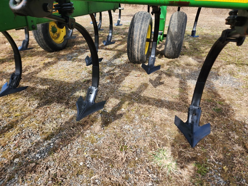 Cultivators  John Deere 980 Cultivator  Photo