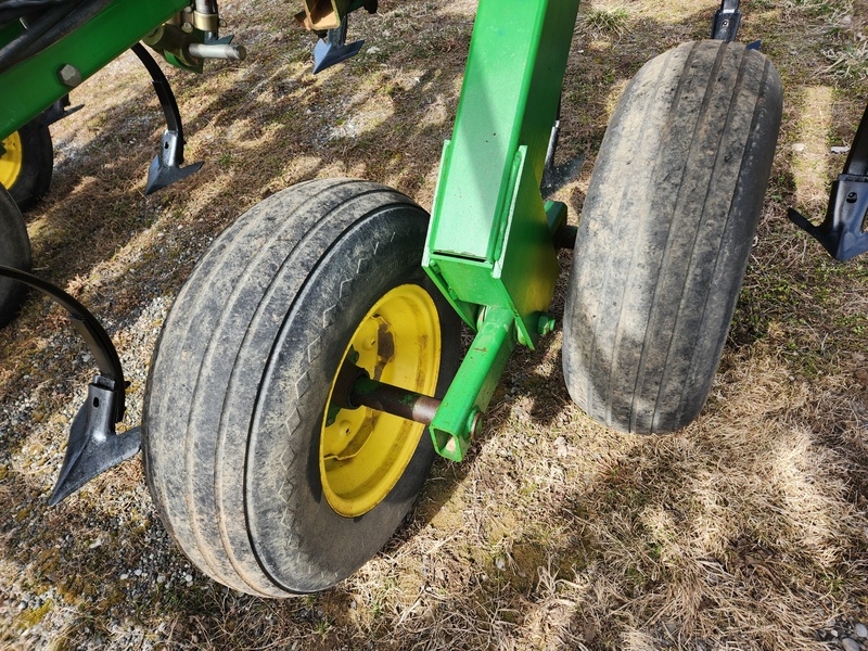 Cultivators  John Deere 980 Cultivator  Photo