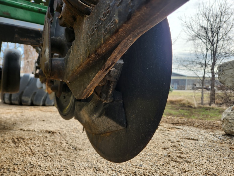 Planting Equipment  John Deere 750 No-Till Drill  Photo