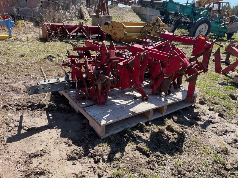 Tillage - Harrow  30 Feet of Spike Tooth Harrows (Bolt On) Photo