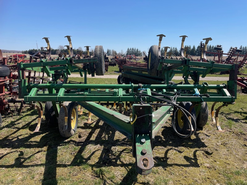 Tillage - Cultivators  John Deere 1010 C-Shank Cultivator - 22ft - With Buster Bars Photo