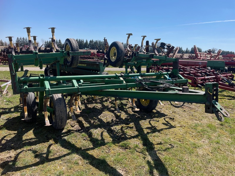 Tillage - Cultivators  John Deere 1010 C-Shank Cultivator - 22ft - With Buster Bars Photo