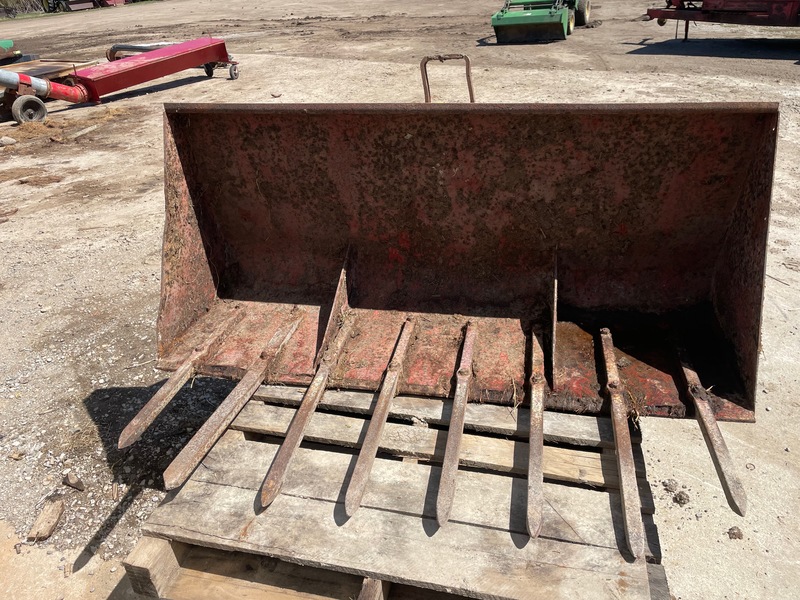 Attachments  Manure Bucket - 5 Foot - Pin On Photo