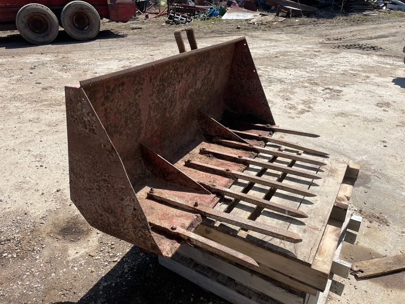 Attachments  Manure Bucket - 5 Foot - Pin On Photo