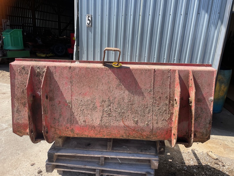 Attachments  Manure Bucket - 5 Foot - Pin On Photo