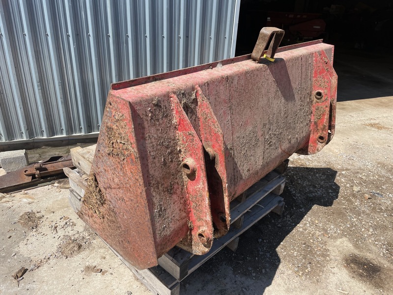 Attachments  Manure Bucket - 5 Foot - Pin On Photo