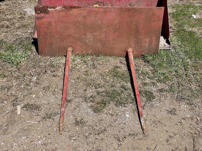Attachments  2 Prong Bale Spear (Pin On) Photo