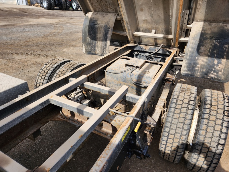 Heavy Trucks  2015 Isuzu NPR HD Dump Truck Photo