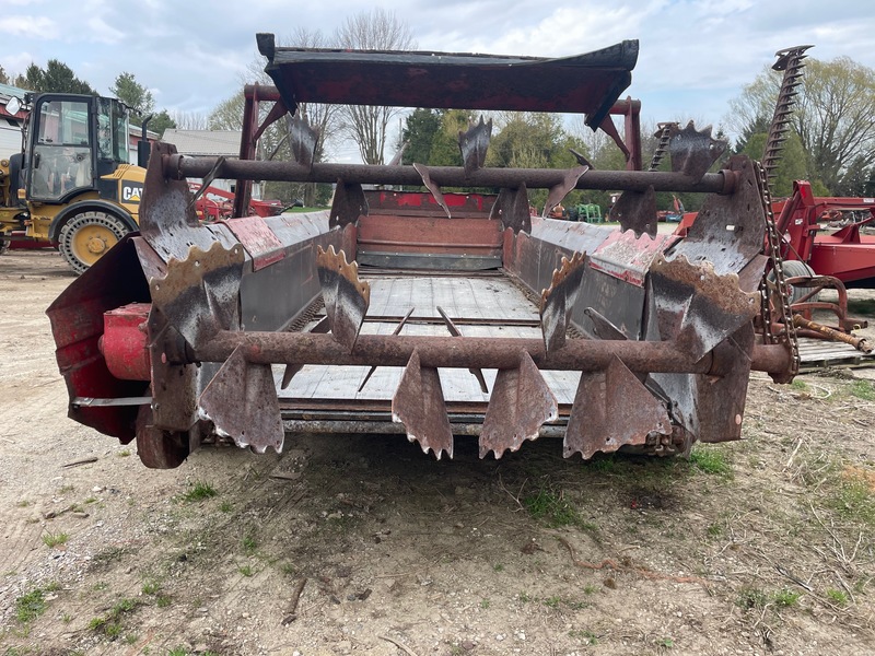 Manure Equipment  New Holland 185 Manure Spreader - End Gate - Double Beaters - Plastic Floor Photo