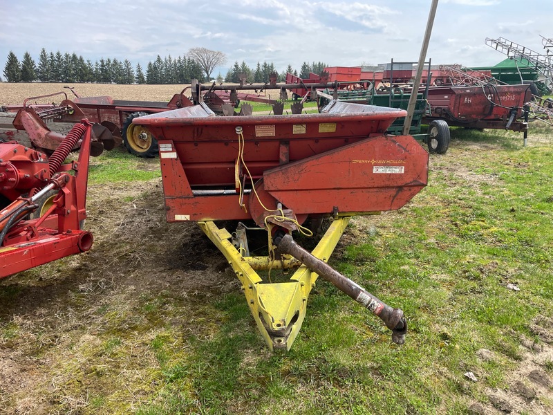 Manure Equipment  New Holland 512 Manure Spreader - Double Beater - New Floor Photo