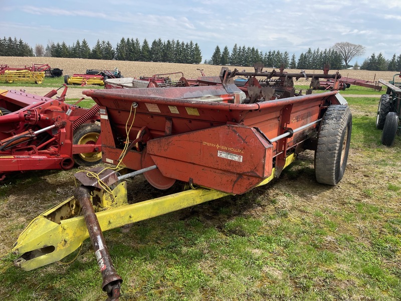 Manure Equipment  New Holland 512 Manure Spreader - Double Beater - New Floor Photo
