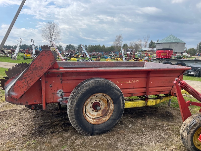 Manure Equipment  New Holland 512 Manure Spreader - Double Beater - New Floor Photo