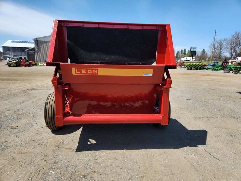 Rock Pickers and Rock Rakes  Leon 3000 Rock Picker  Photo