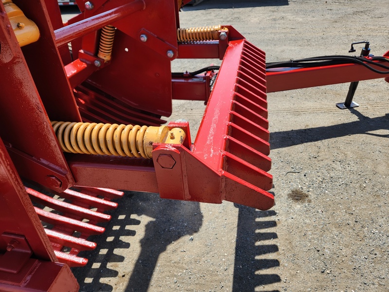 Rock Pickers and Rock Rakes  Leon 3000 Rock Picker  Photo
