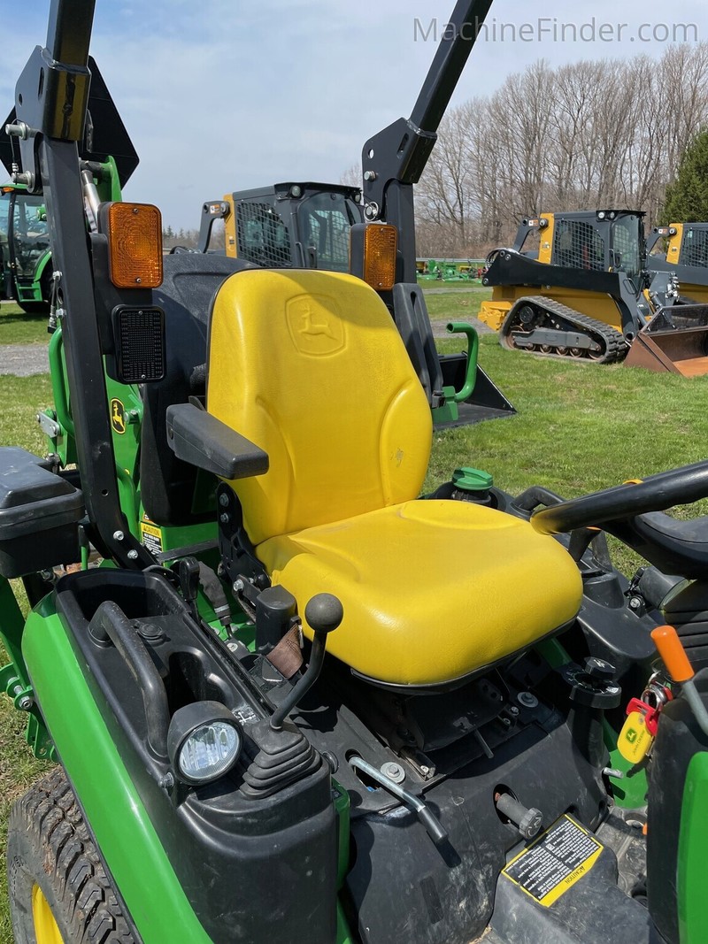 Tractors  2019 John Deere 1025R Utility Tractor Photo