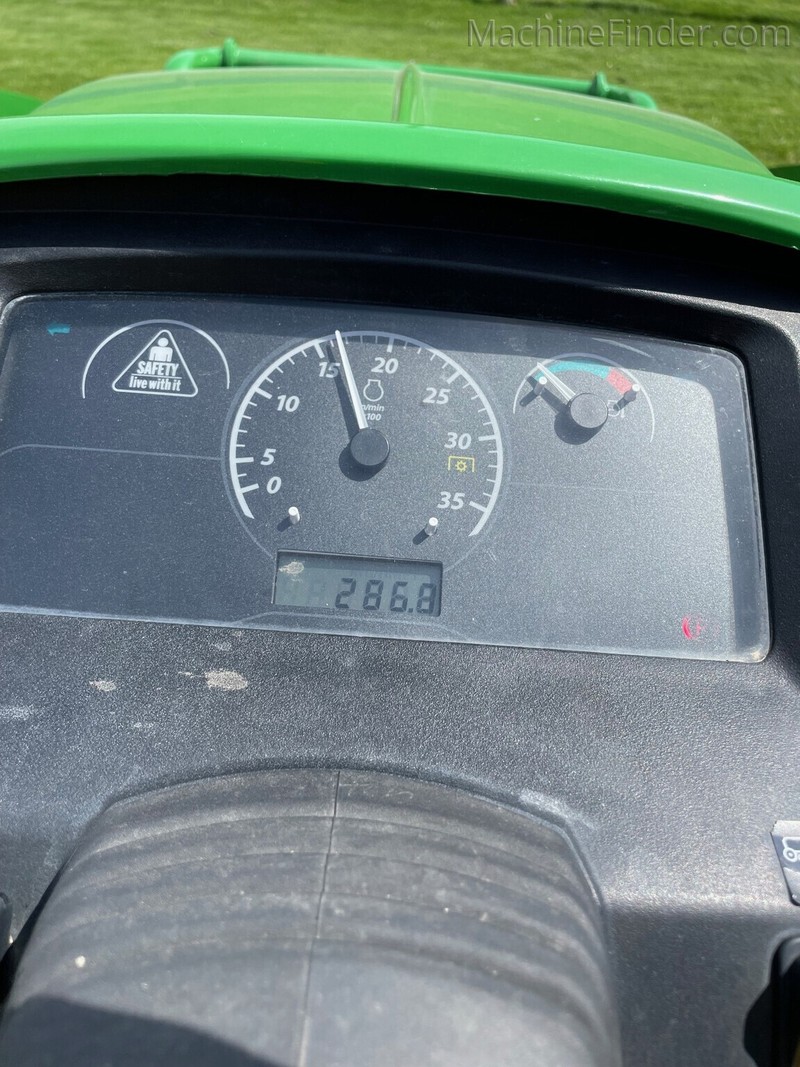 Tractors  2019 John Deere 1025R Utility Tractor Photo