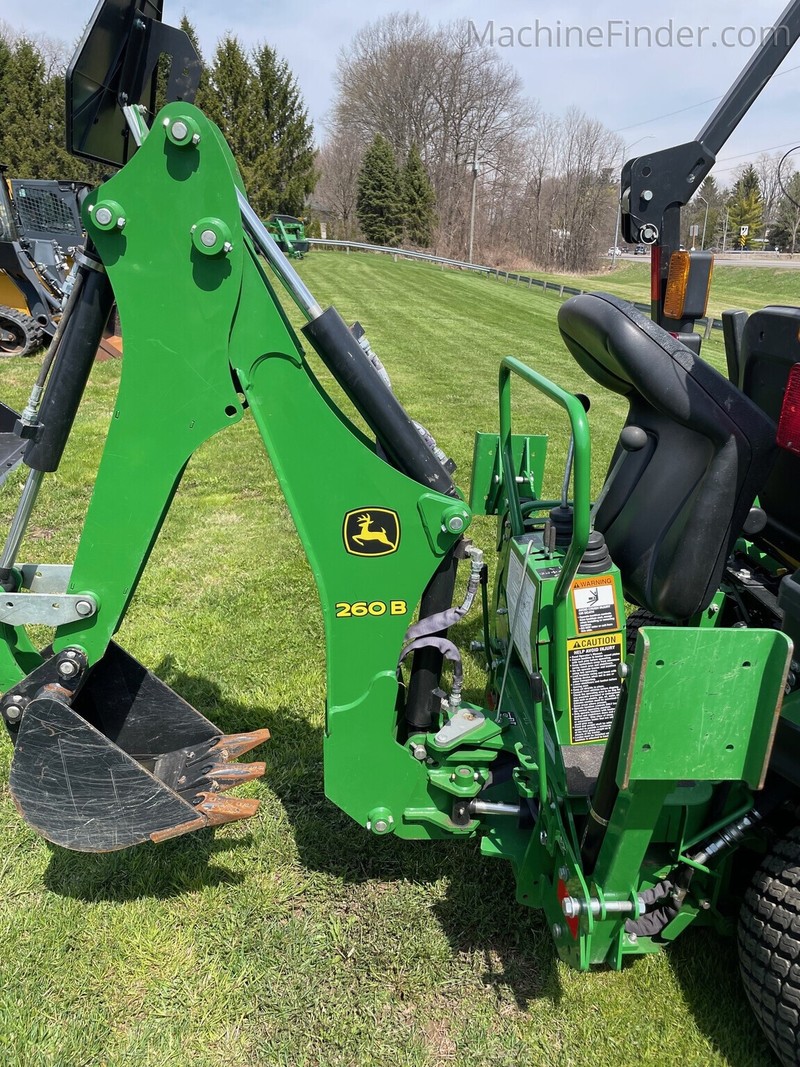Tractors  2019 John Deere 1025R Utility Tractor Photo