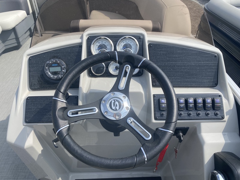 Boats  2024 Sylvan Mirage 8520 Cruise Photo