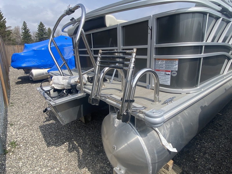 Boats  2024 Sylvan Mirage 8520 Cruise Photo