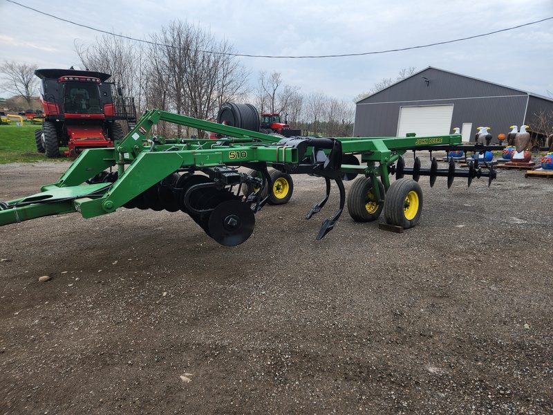 John Deere 510 Disc Ripper