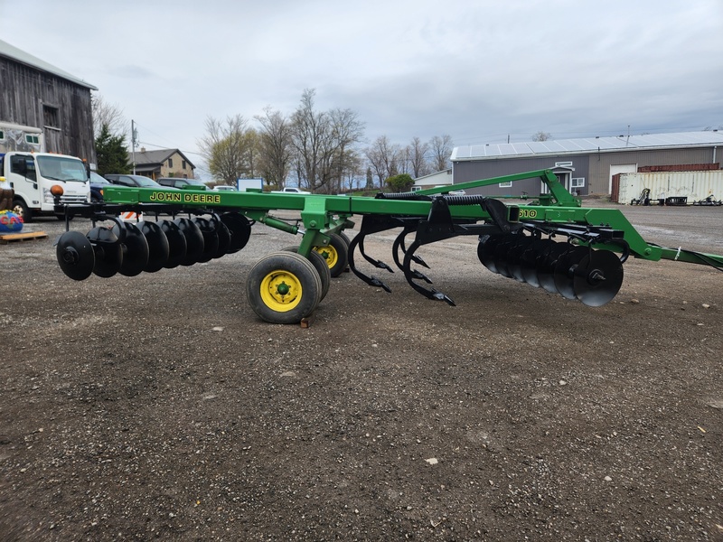 Soil Savers and Chisel Plows  John Deere 510 Disc Ripper Photo
