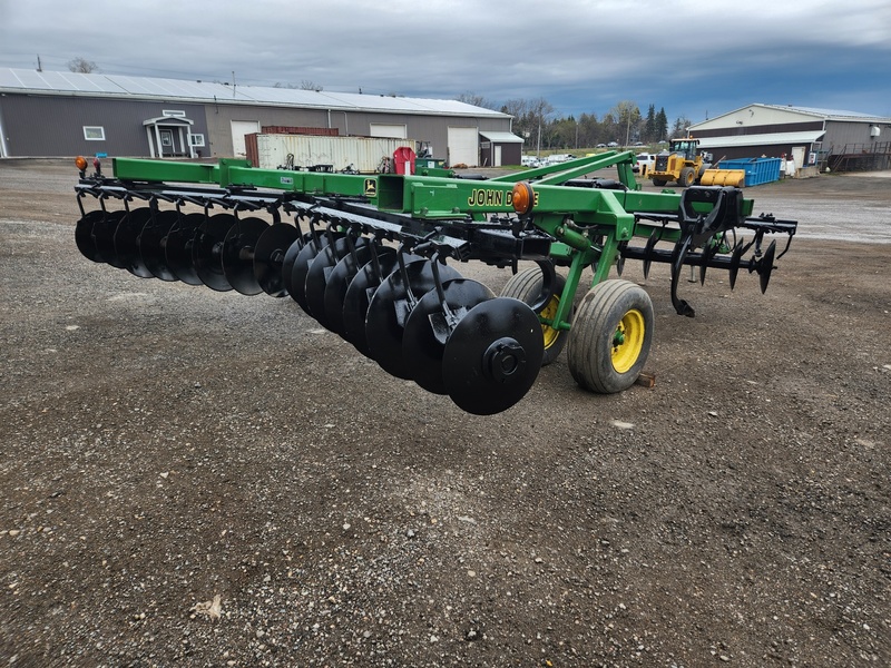 Soil Savers and Chisel Plows  John Deere 510 Disc Ripper Photo
