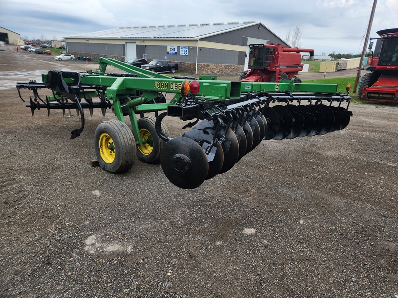 Soil Savers and Chisel Plows  John Deere 510 Disc Ripper Photo