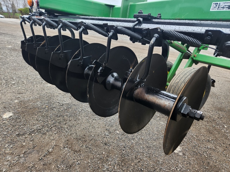 Soil Savers and Chisel Plows  John Deere 510 Disc Ripper Photo
