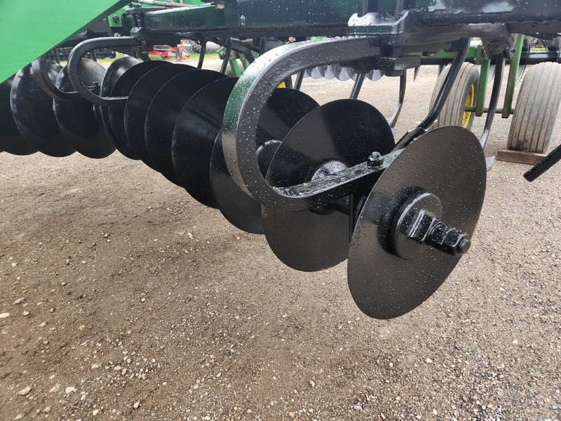 Soil Savers and Chisel Plows  John Deere 510 Disc Ripper Photo