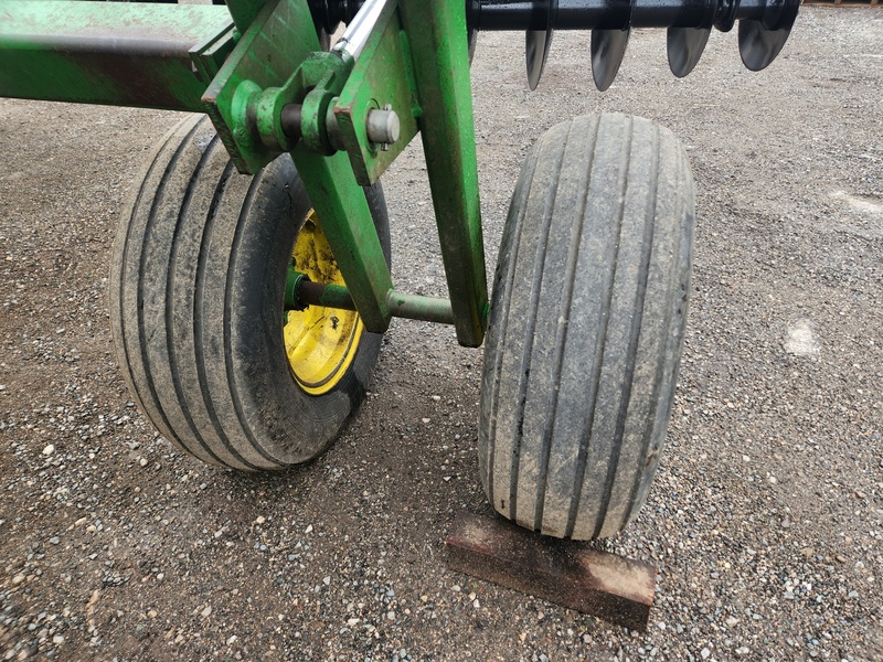 Soil Savers and Chisel Plows  John Deere 510 Disc Ripper Photo