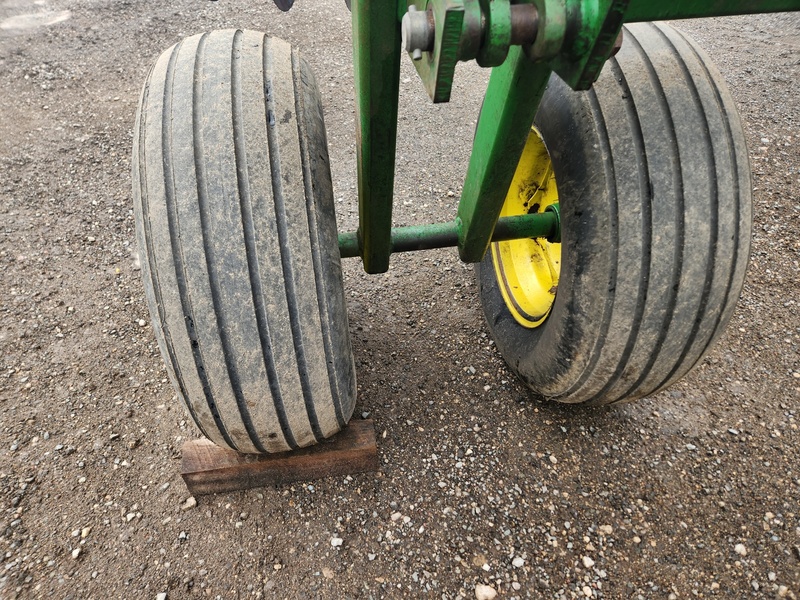Soil Savers and Chisel Plows  John Deere 510 Disc Ripper Photo