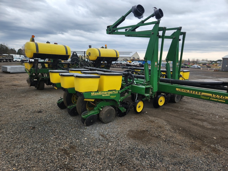 John Deere 1770 Planter 