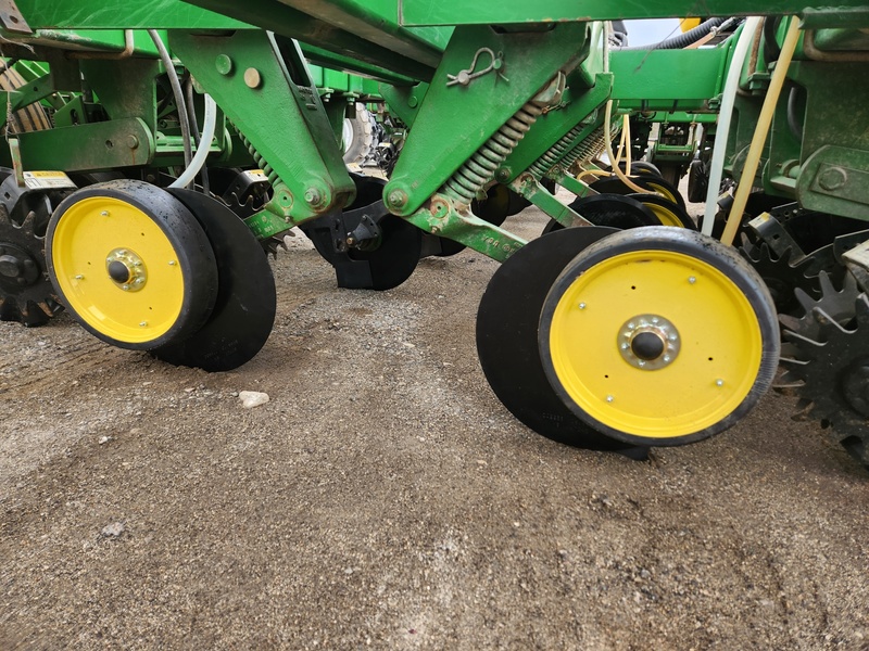 Planting Equipment  John Deere 1770 Planter  Photo