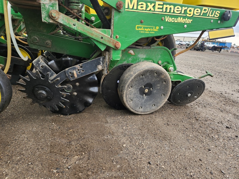Planting Equipment  John Deere 1770 Planter  Photo